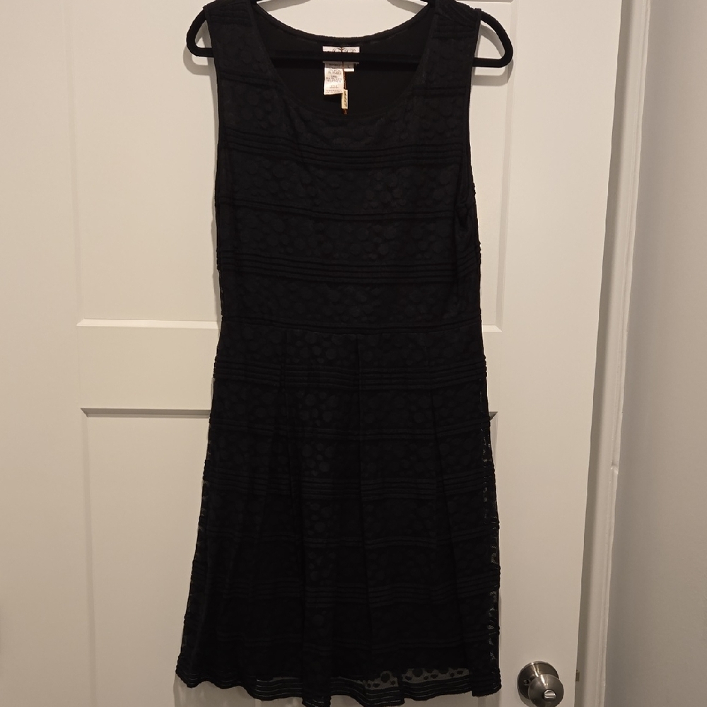 Elegant Black Sleeveless Lace Dress